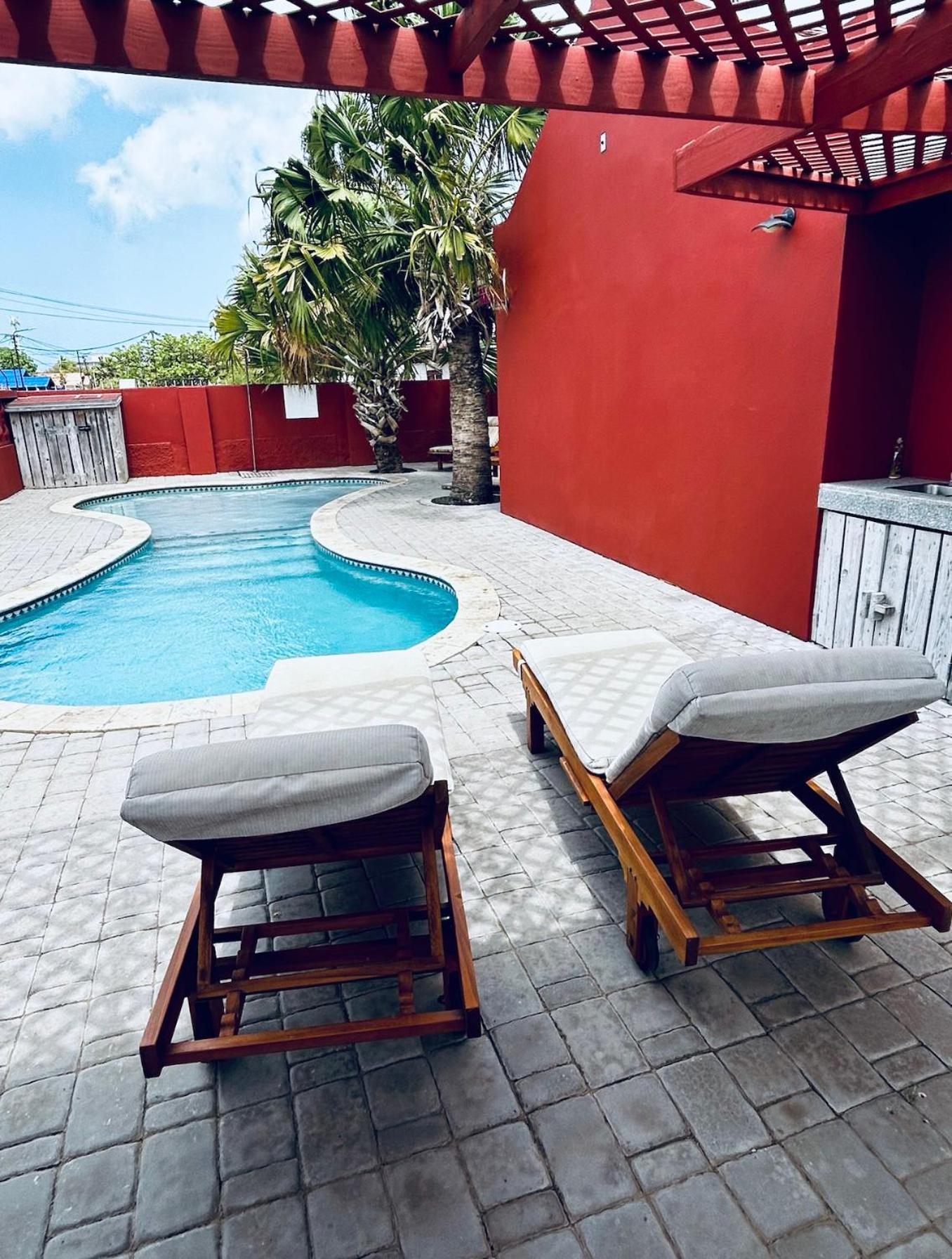 Cadushi Apartments Oranjestad Exterior photo