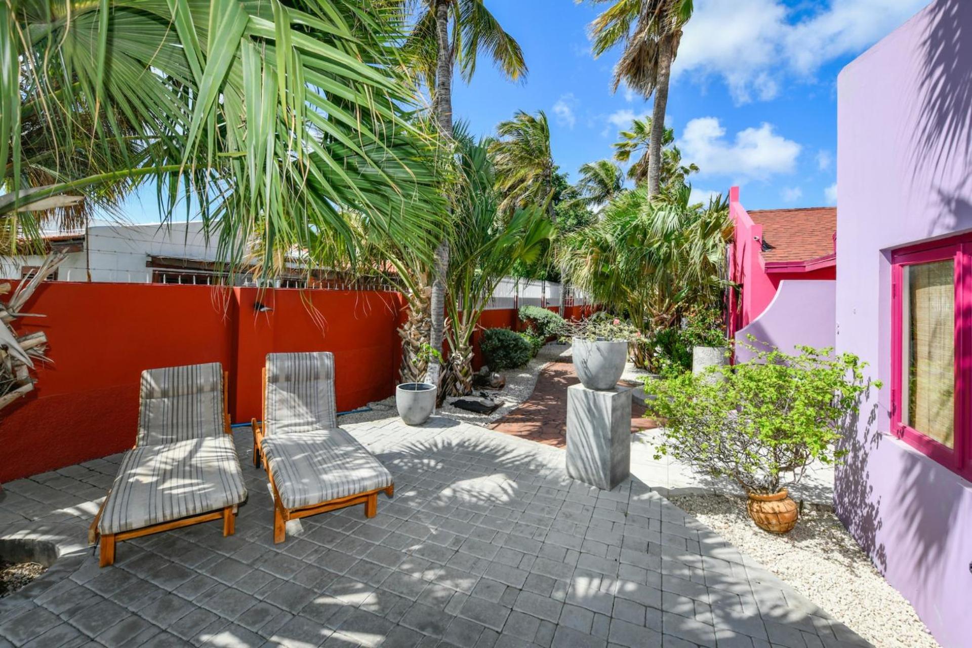 Cadushi Apartments Oranjestad Exterior photo